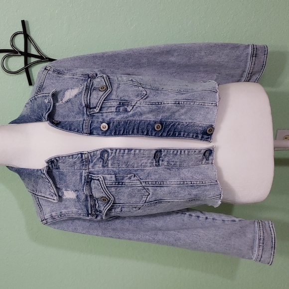 HOLLISTER light wash denim jacket - Picture 4 of 15